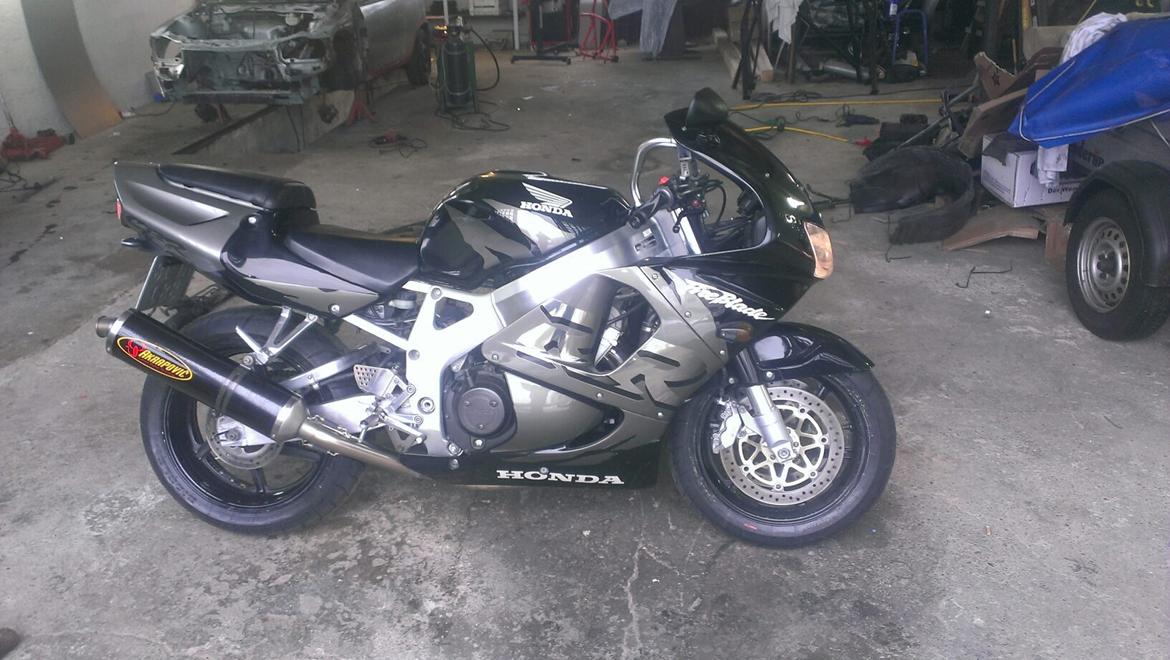 Honda CBR 900RR FIREBLADE billede 10