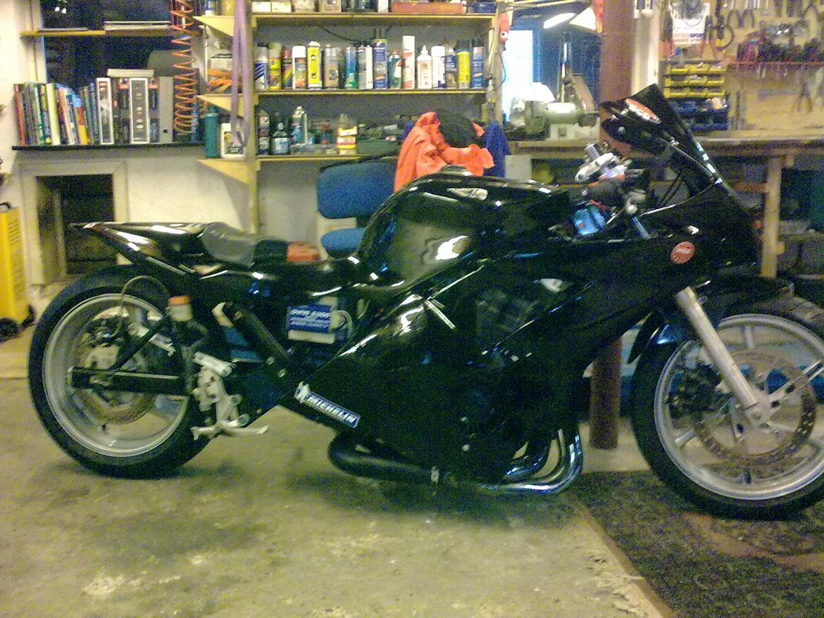 Suzuki gsx 1127 ccm billede 15