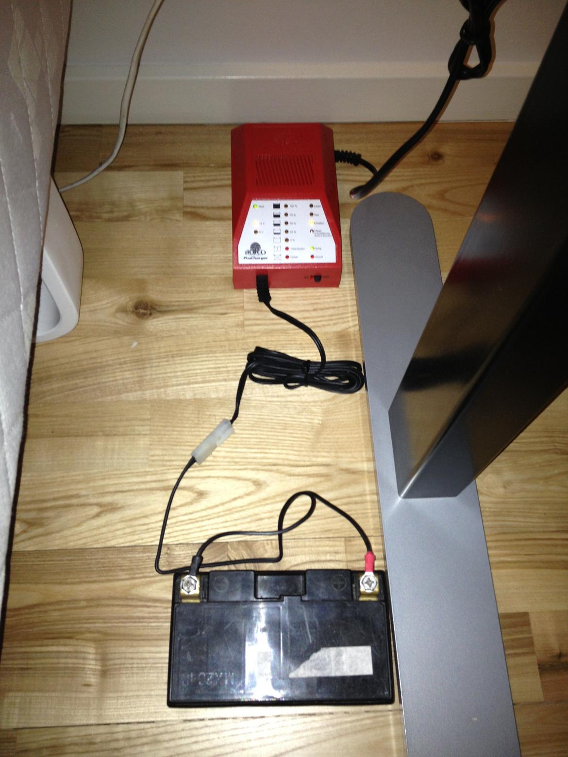 Honda CBR 600 F4i - KOM NU 1. marts! Nu har det batteri snart stået og ladet længe nok ;-) billede 8