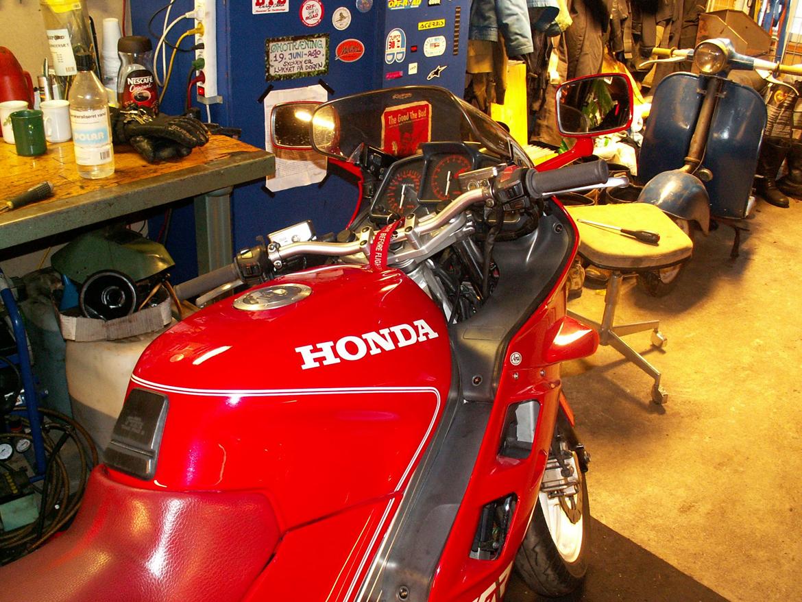 Honda VFR 750 RC24/2 billede 7