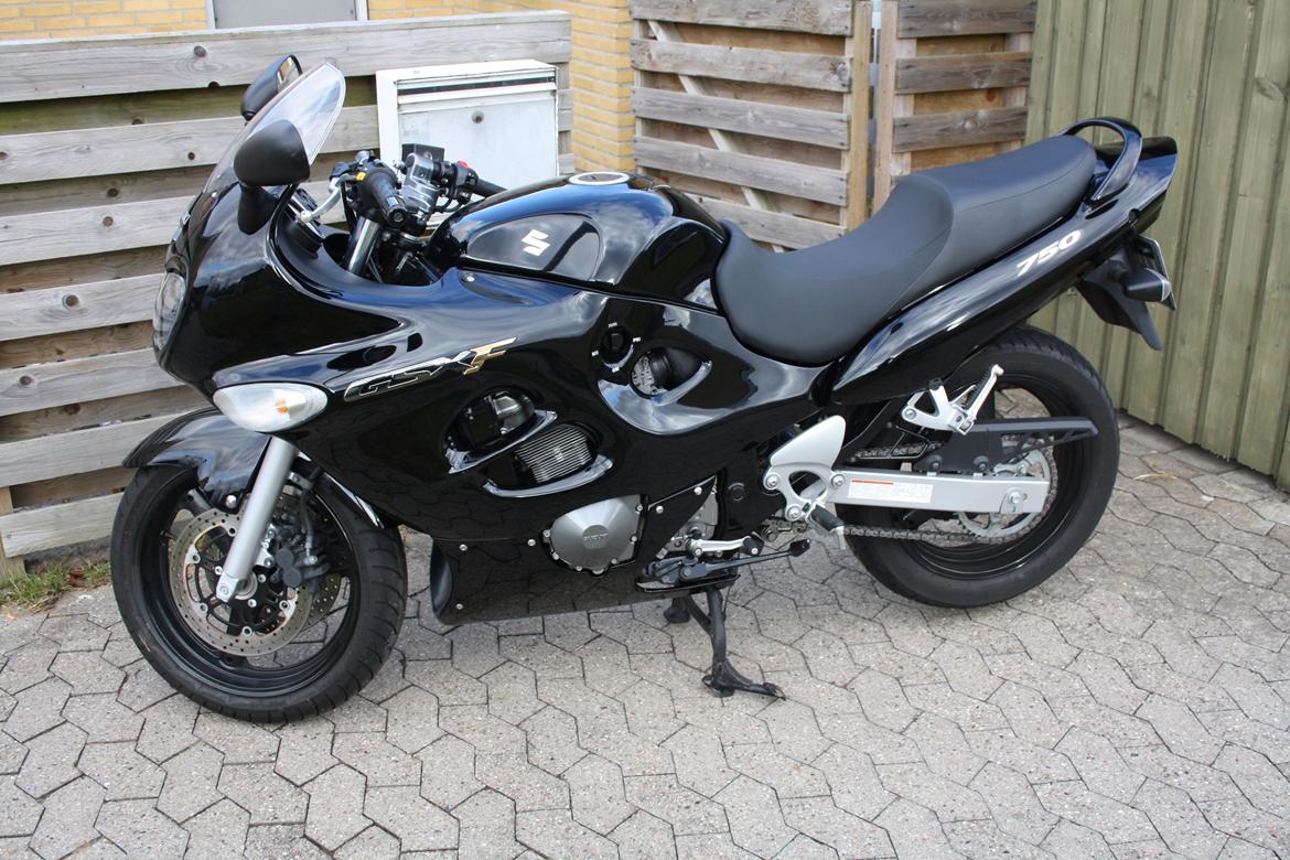 Suzuki GSX750F billede 1