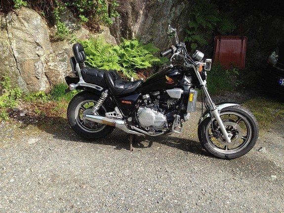 Honda Magna 700 billede 1