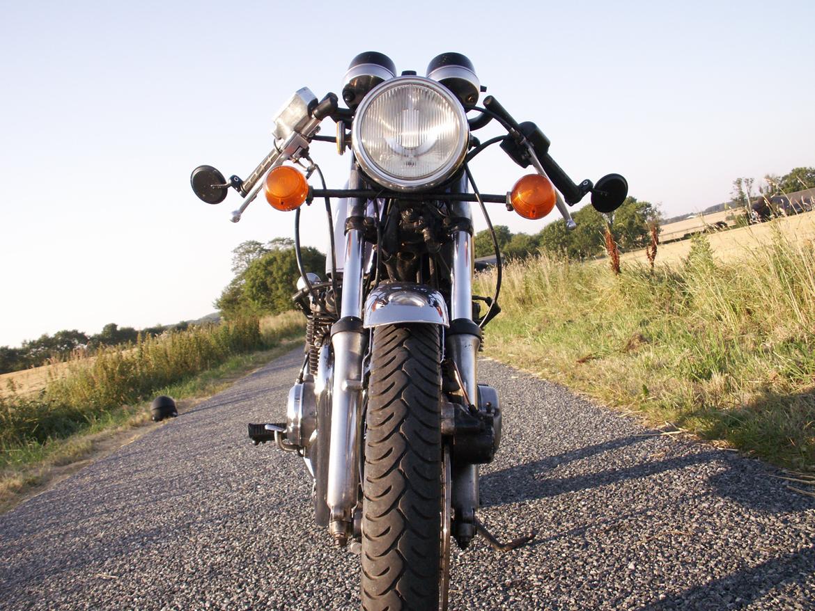 Honda CB 400 Four Super Sport - Den er under større ombygning til cafe racer og den har skiftet udseende siden. billede 2