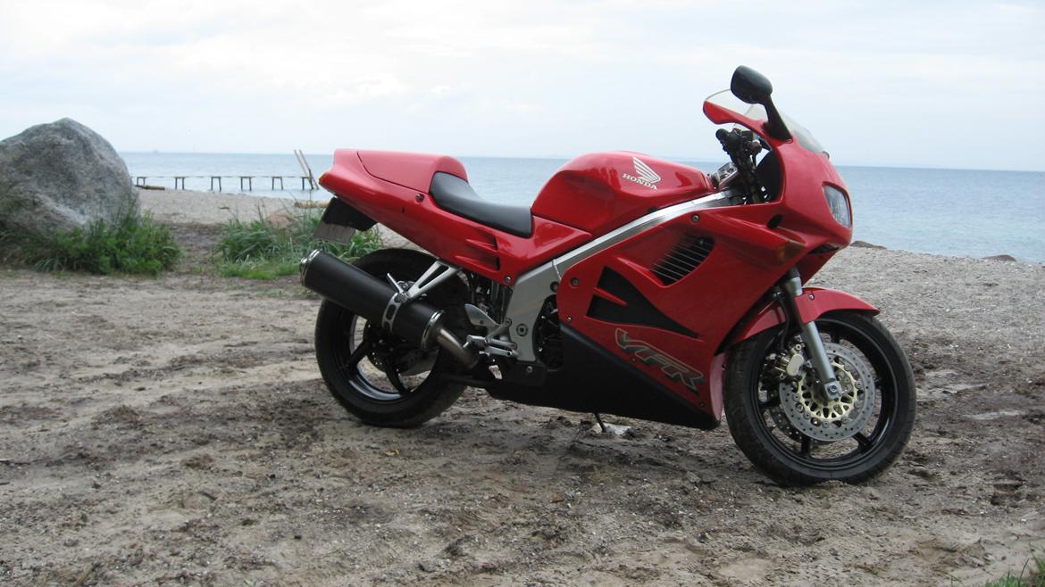 Honda VFR 750F - Syd for Moesgaard strand v/ Aarhus sommeren 2012 billede 1