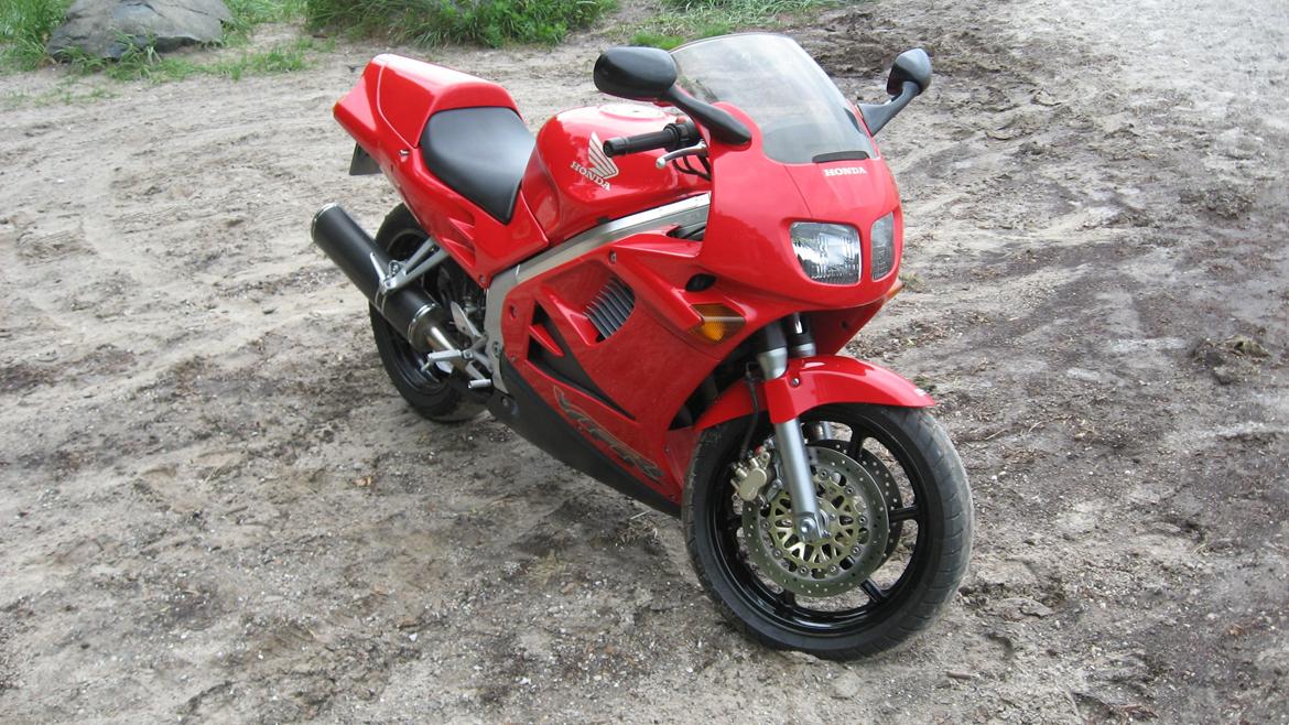 Honda VFR 750F - Syd for Moesgaard strand v/ Aarhus sommeren 2012 billede 3