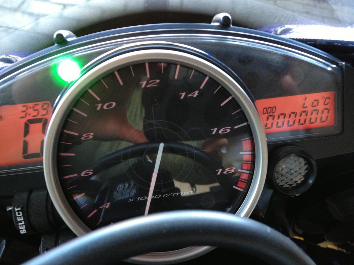 Yamaha R6 (solgt) billede 8