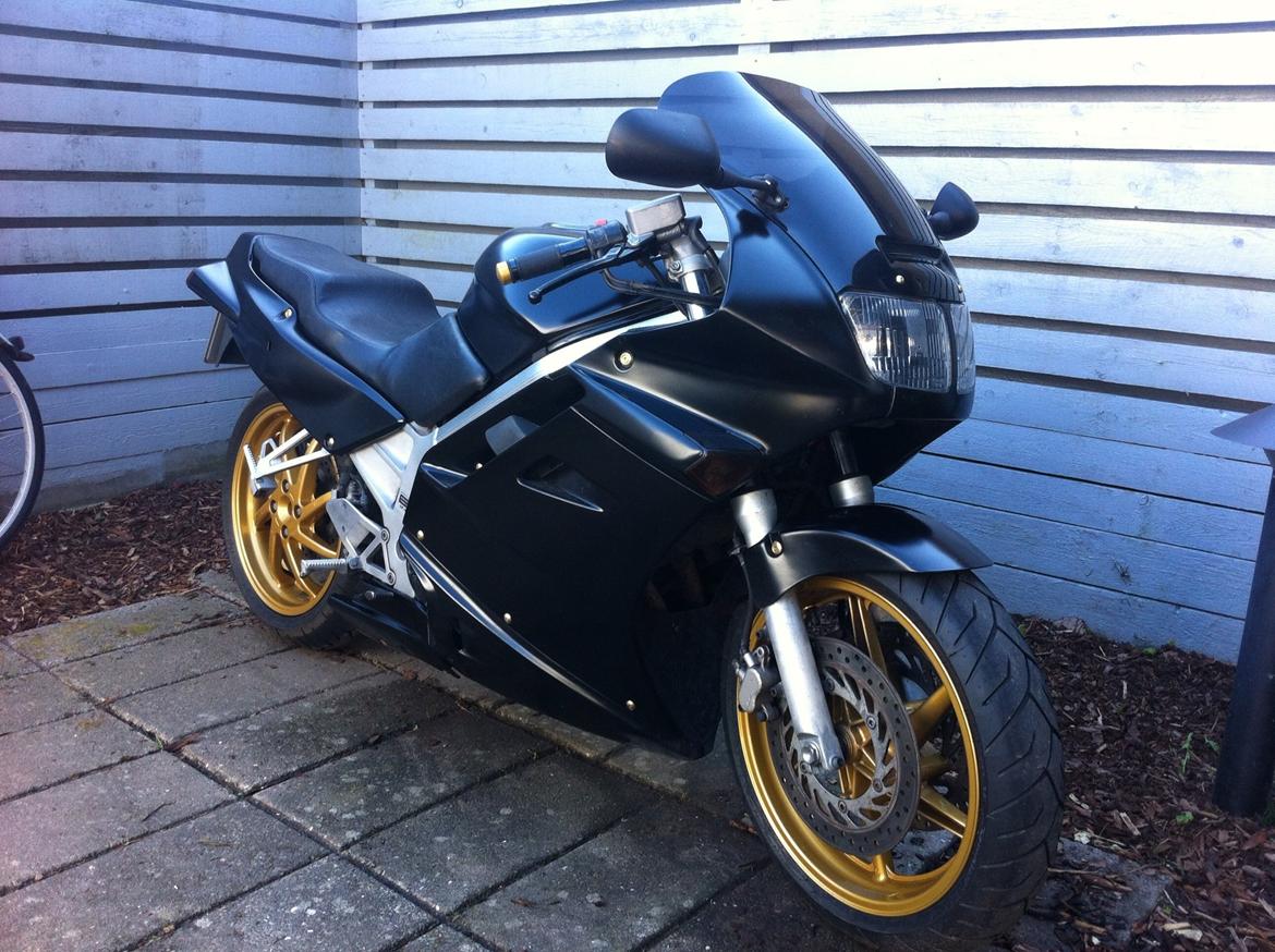 Honda vfr750f billede 7