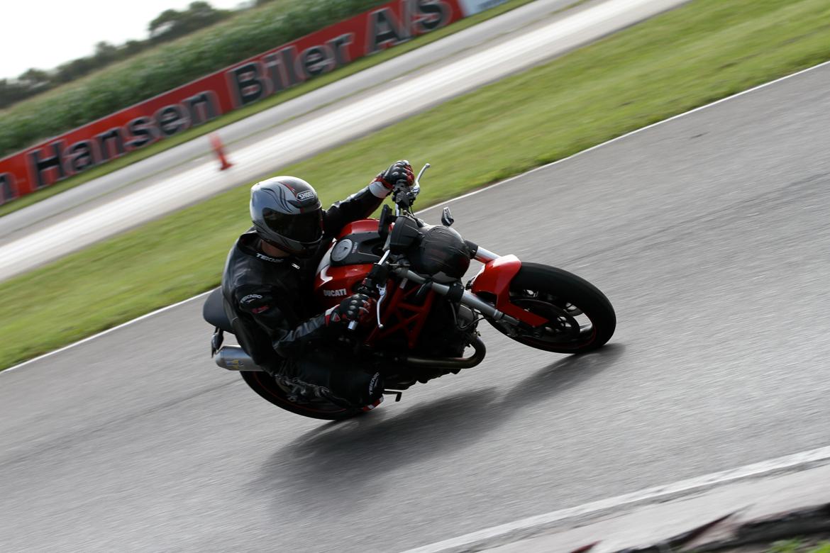 Ducati 696 Monster - banedag på padborg med DKD billede 2