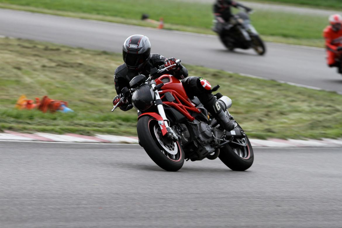 Ducati 696 Monster - banedag på padborg med DKD billede 1