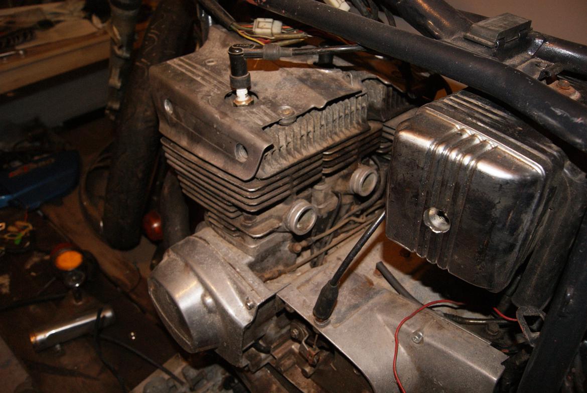 Suzuki GT 550 - under samling billede 10