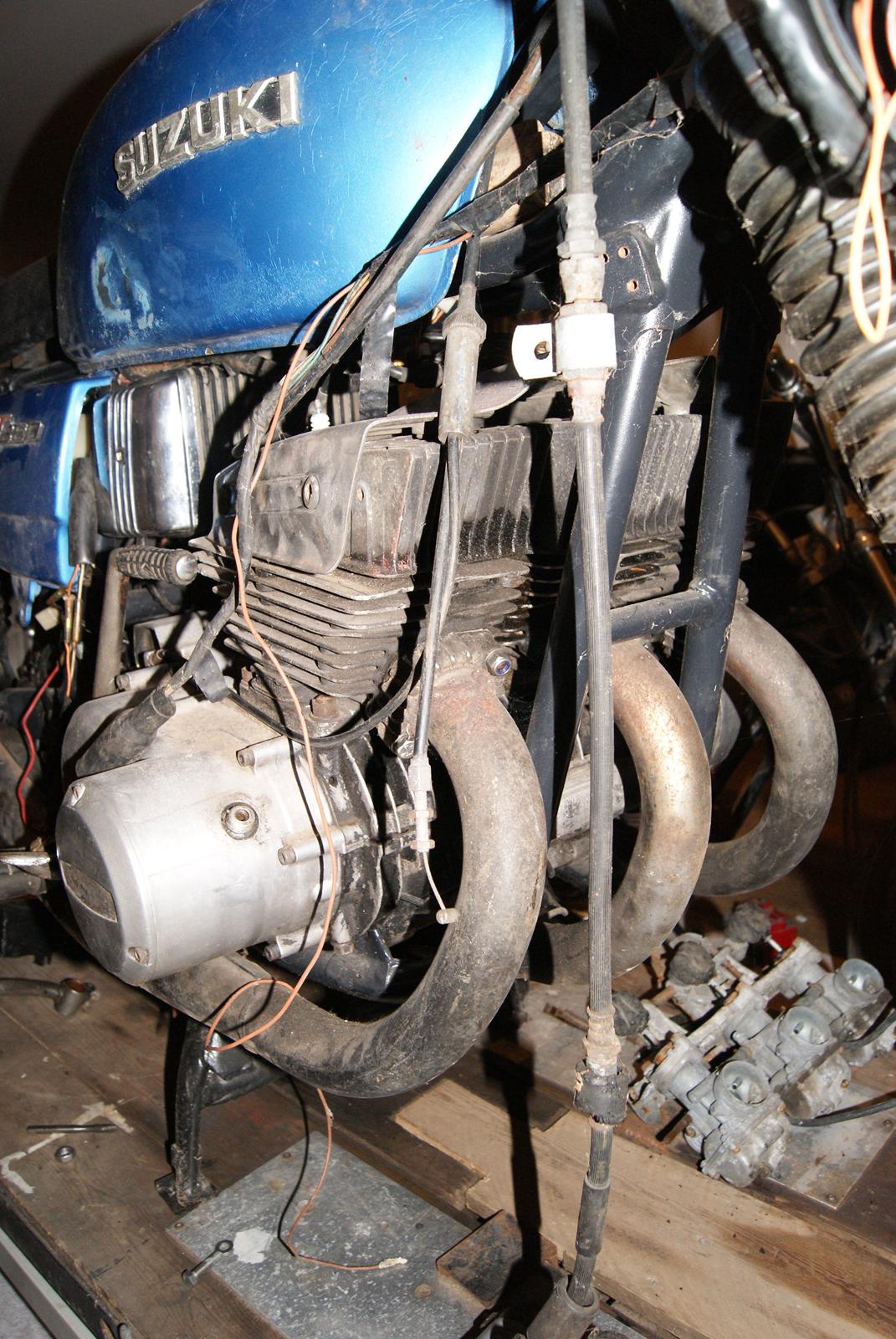 Suzuki GT 550 - under samling billede 14