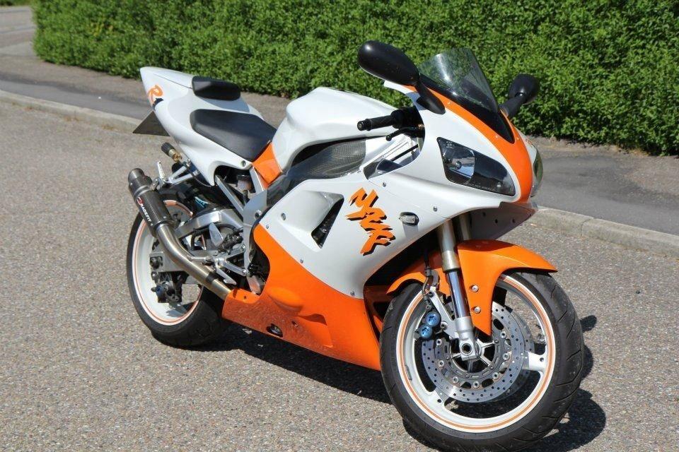 Yamaha YZF R1 billede 1