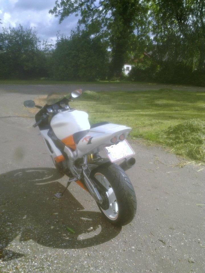 Yamaha YZF R1 billede 4