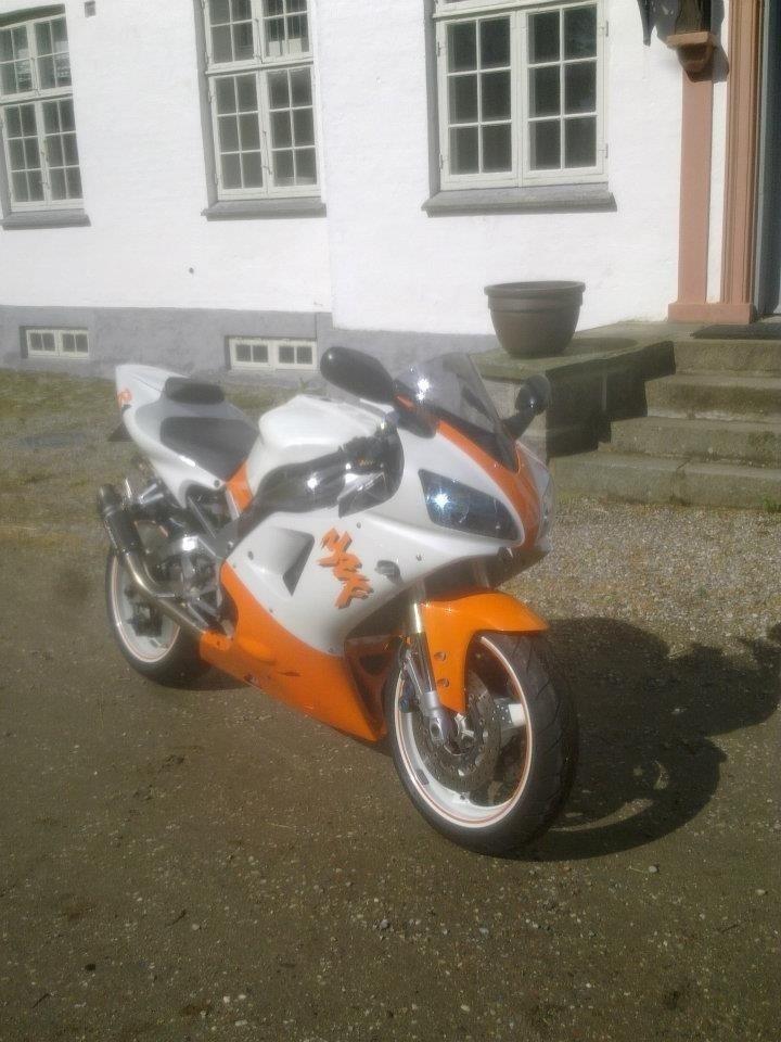 Yamaha YZF R1 billede 8