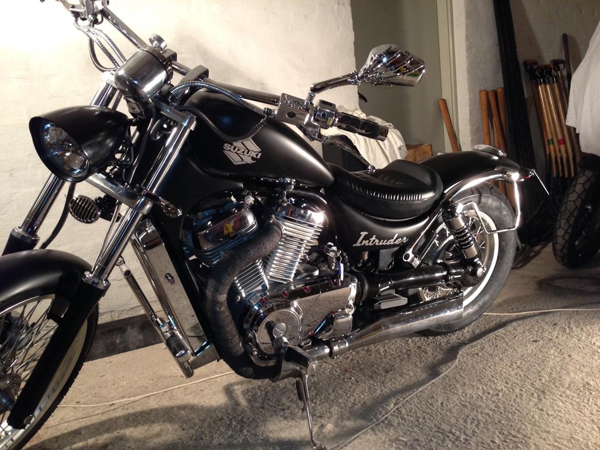 Suzuki Intruder VS800 billede 6