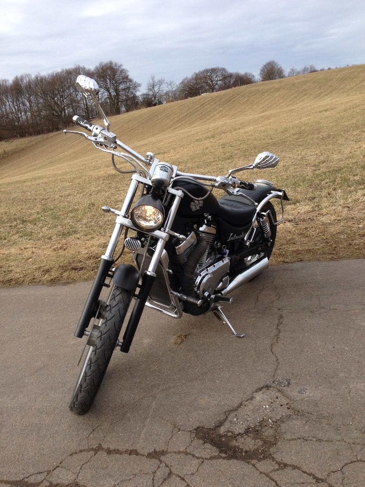 Suzuki Intruder VS800 billede 5