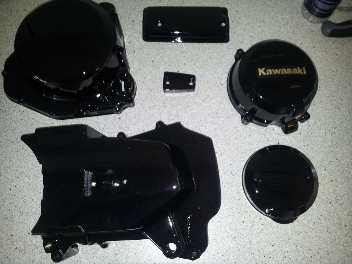 Kawasaki Z 750 GP - Netop kommet hjem fra pulverlak, Har dog allerede sat mine fede fedtede fingre og støv på det. billede 18