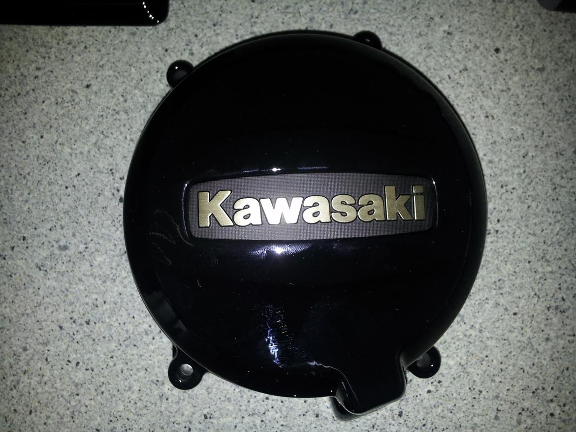 Kawasaki Z 750 GP - Nyt emblem på plads, Mangler stadig det til den anden side. Det skulle vidst skaffes fra australien. billede 19