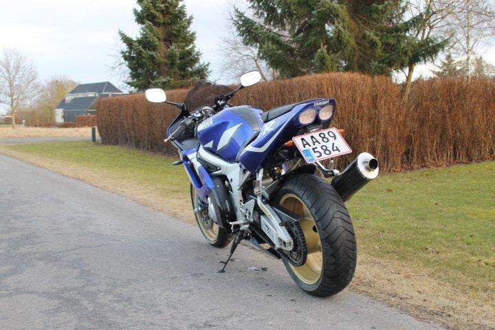 Yamaha R6 billede 4