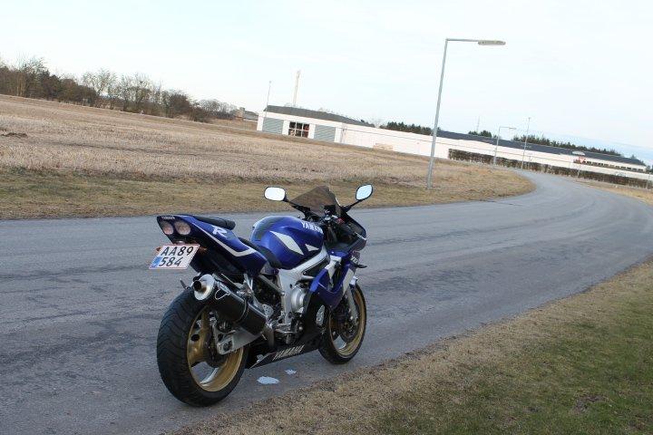 Yamaha R6 billede 5