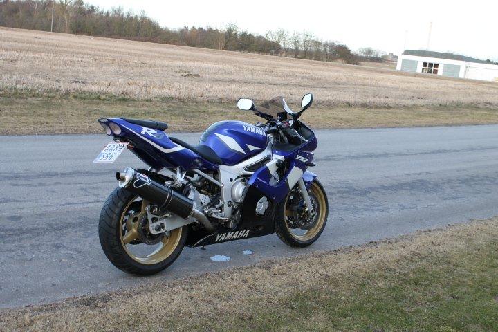 Yamaha R6 billede 6