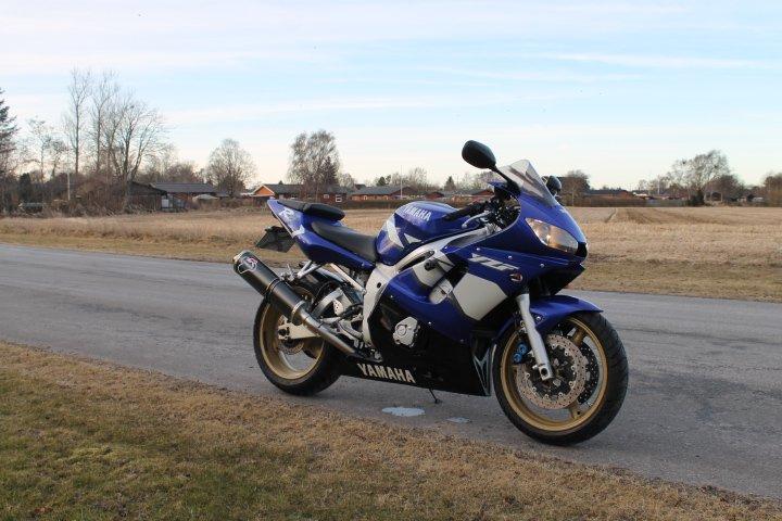 Yamaha R6 billede 11