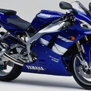 Yamaha r1