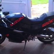 Suzuki GSX R