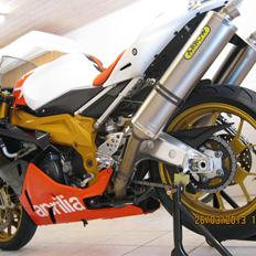 Aprilia RSV Mille 1000 Factory
