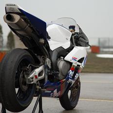 Honda CBR 1000 RR SC 57