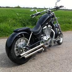 Suzuki Intruder VS800