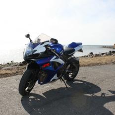 Suzuki GSXR 750 k7
