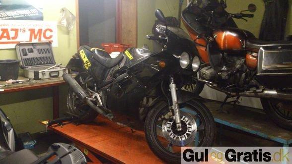 Suzuki gsxr 250 billede 1