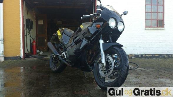 Suzuki gsxr 250 billede 2