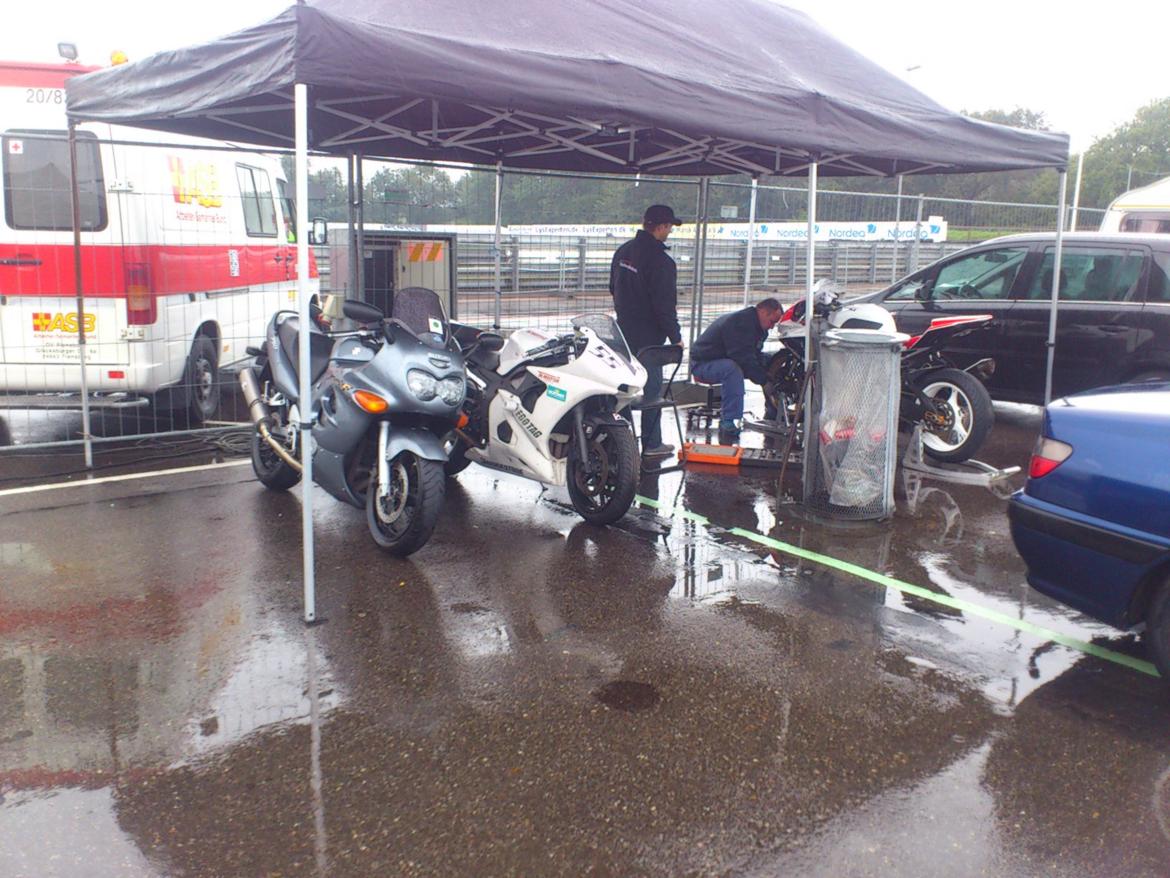 Suzuki gsx 750 f billede 7