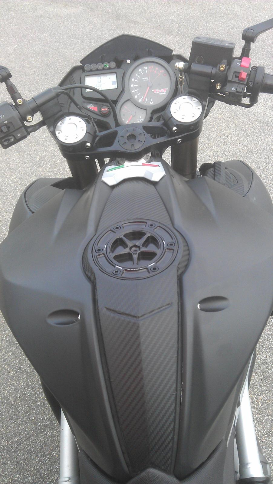 Benelli TNT 1130 - EVOTech Tankdæksel. Carbonbelagt tank. billede 5