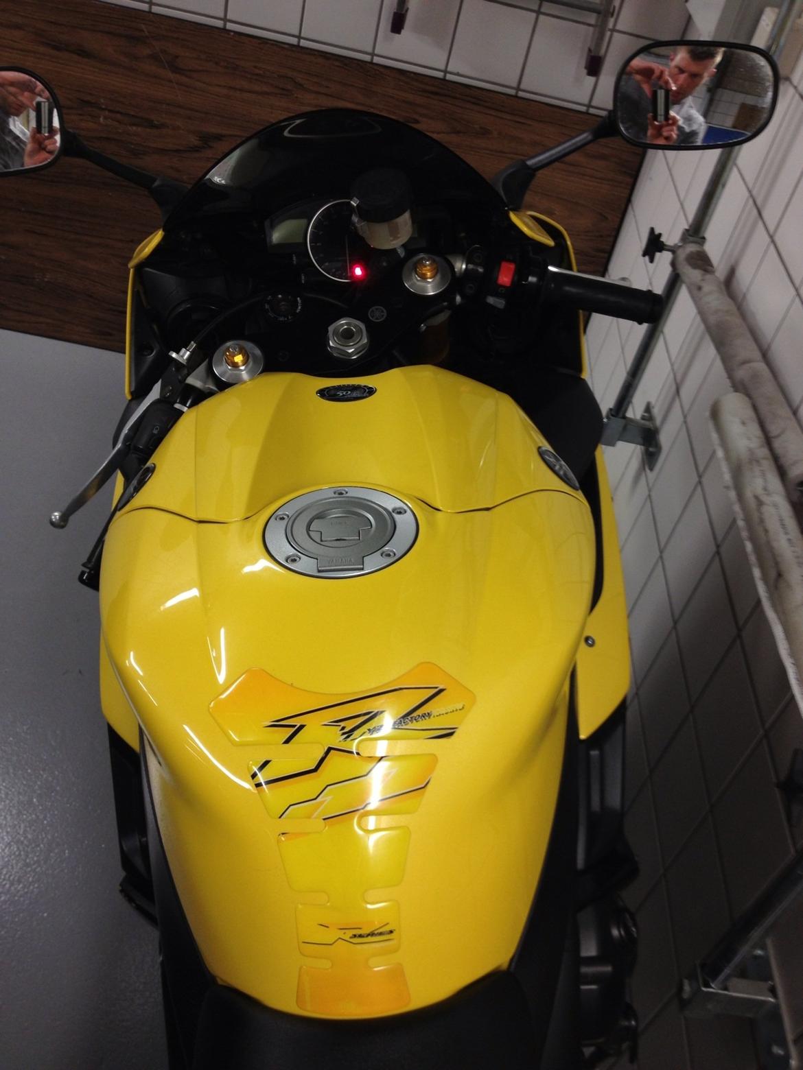 Yamaha YZF R1 Anniversary Edition "SOLGT" billede 5