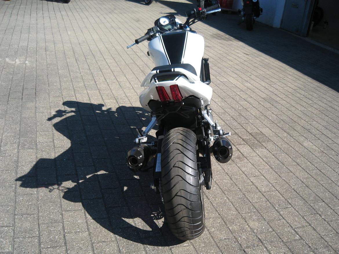 Suzuki SV1000N-K7 - solgt billede 3
