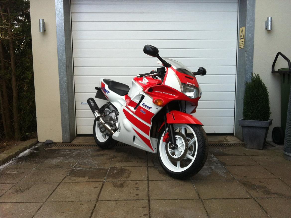 Honda CBR 600 F2 PC25 billede 2