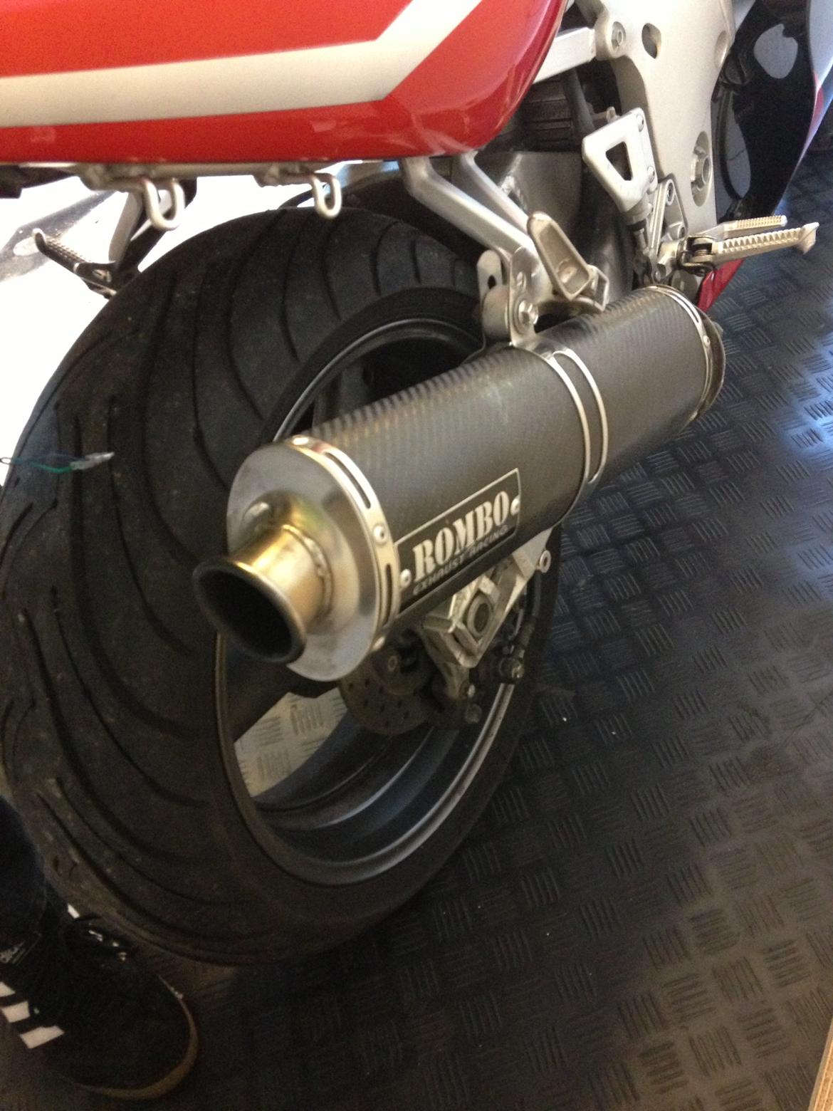 Suzuki GSX-R solgt billede 5