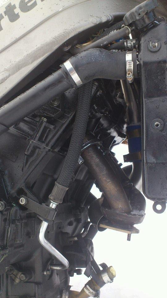 Honda X-11 Turbo - turbomanifold. Der har oprindelig siddet en gammel garrett noget t16 lignende på. Denne var dog bortkommet så der fulgte en skyline turbo med :-) billede 23