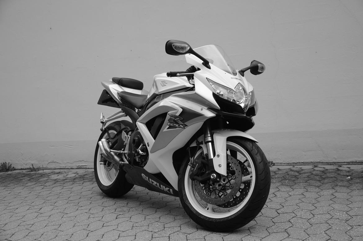 Suzuki GSXR 600 K8 billede 8