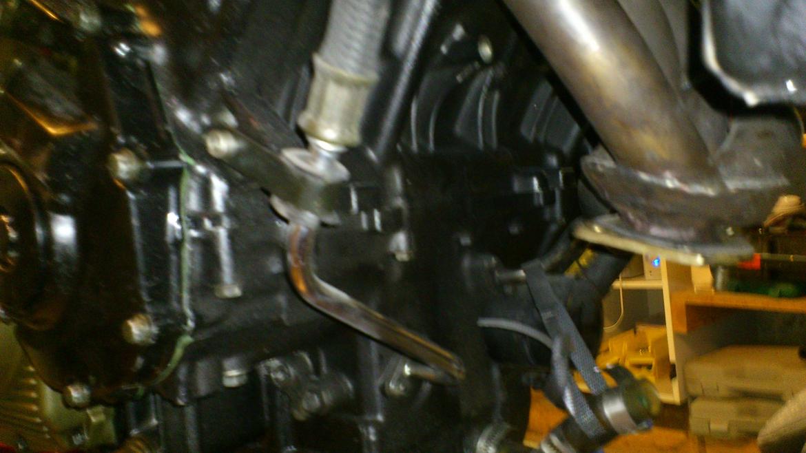 Honda X-11 Turbo - turbomanifold, der skal modificeres til en større flange. billede 32