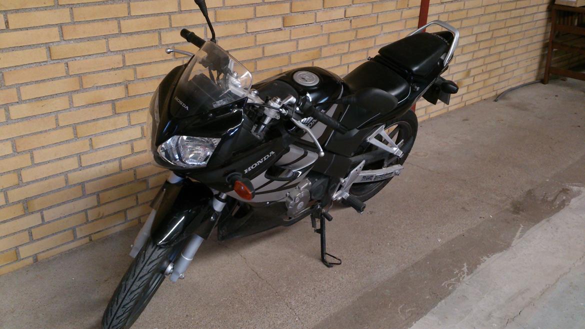 Honda cbr 125r billede 2