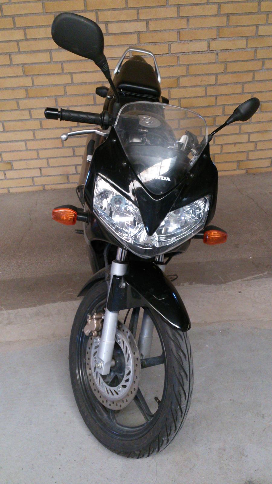 Honda cbr 125r billede 5