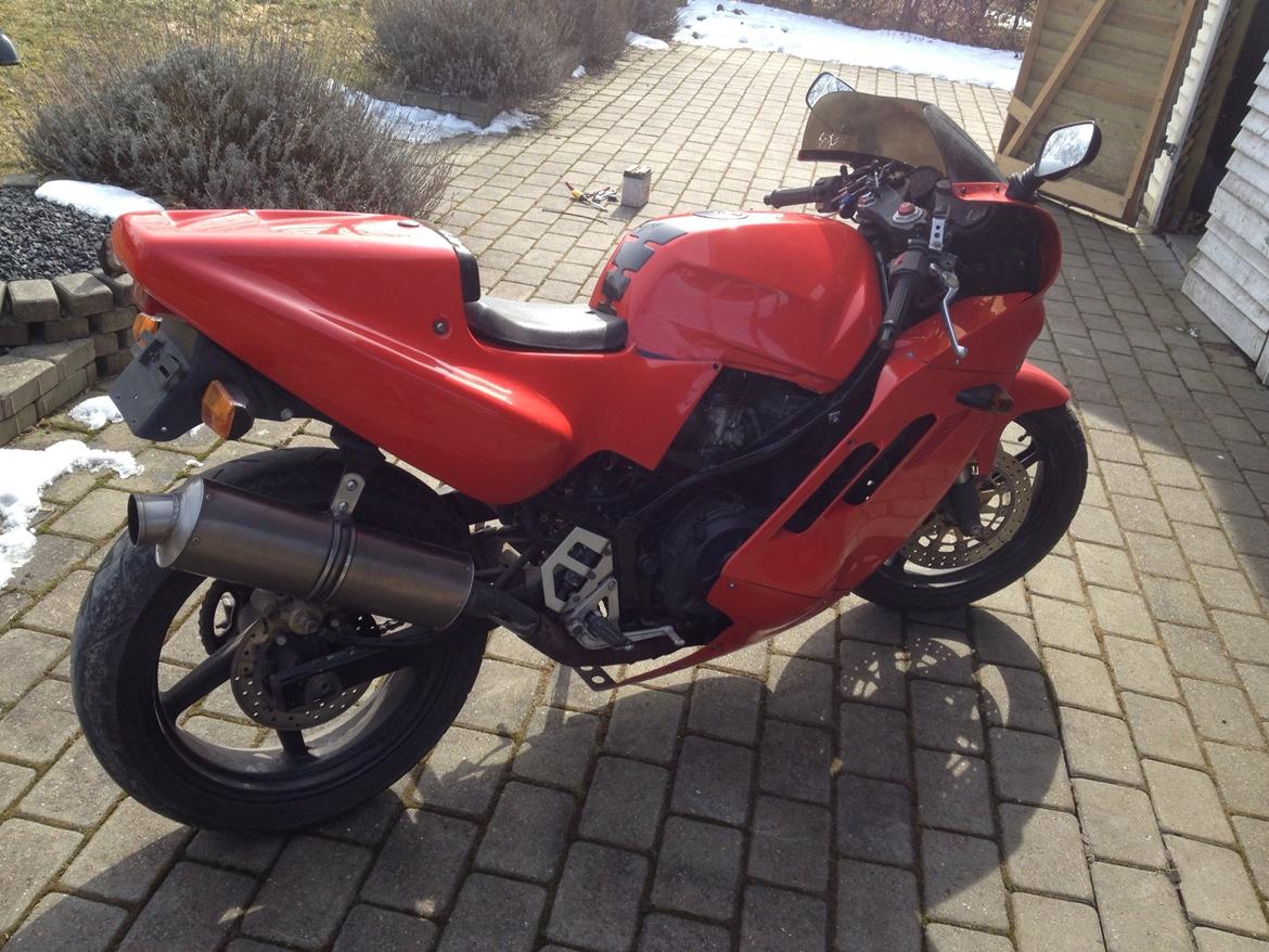 Suzuki Gsx 400 ( Gsxr 400 ) billede 3