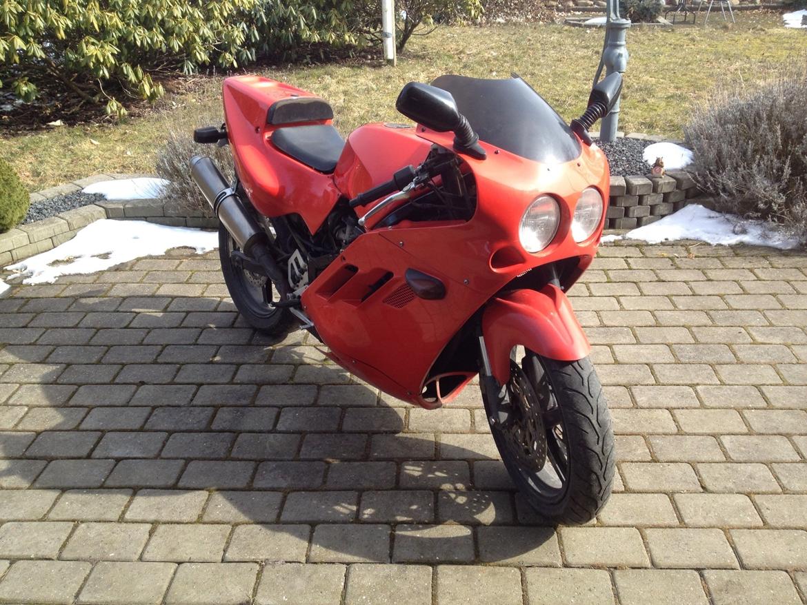 Suzuki Gsx 400 ( Gsxr 400 ) billede 4