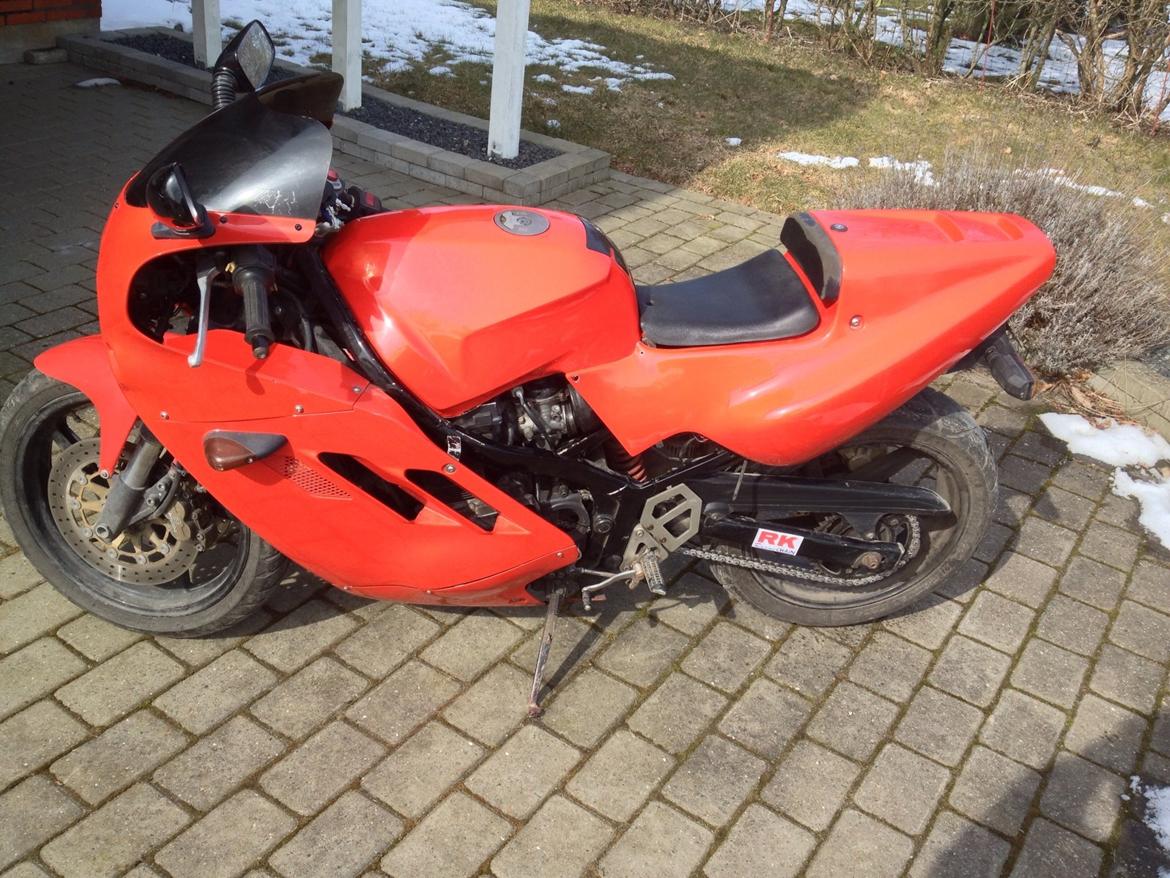 Suzuki Gsx 400 ( Gsxr 400 ) billede 8