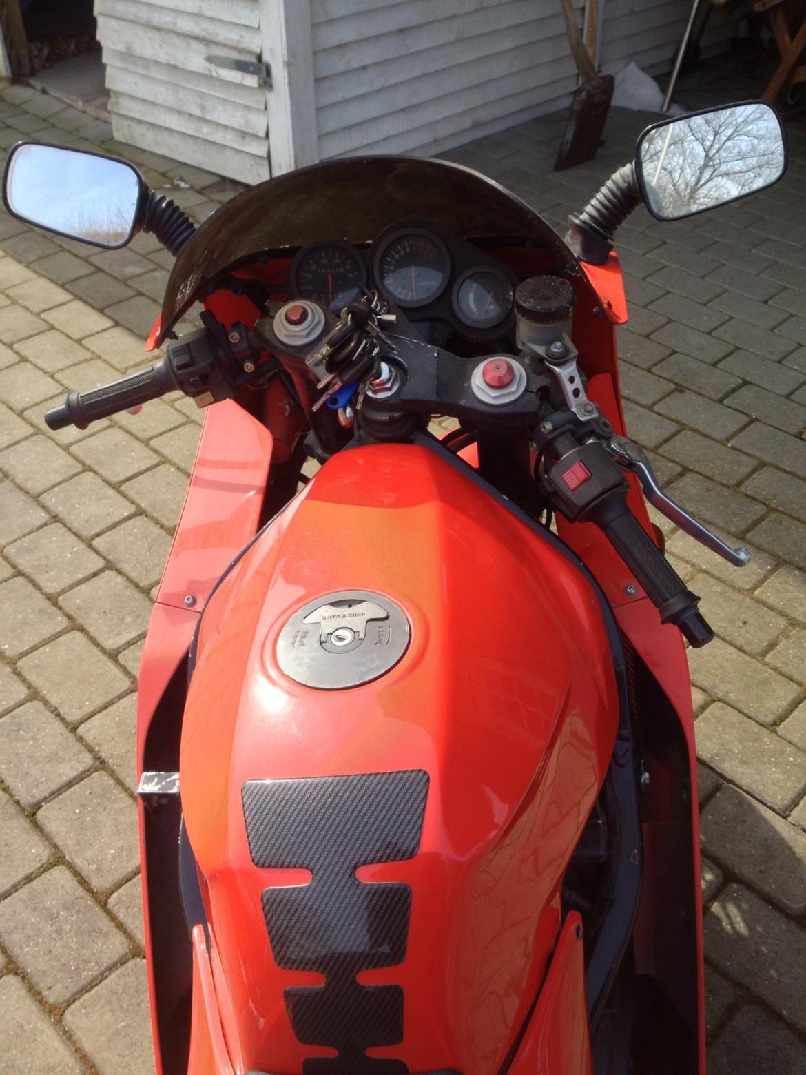 Suzuki Gsx 400 ( Gsxr 400 ) billede 9