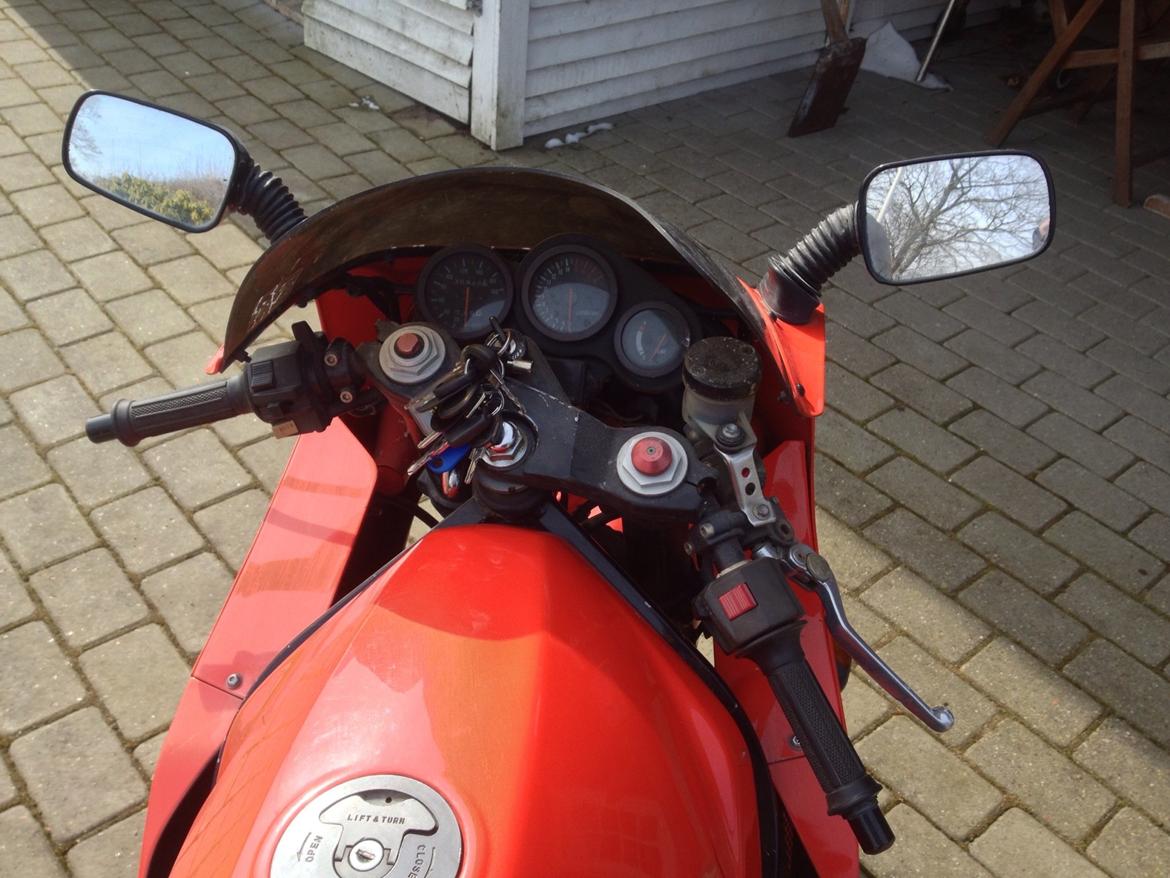 Suzuki Gsx 400 ( Gsxr 400 ) billede 10